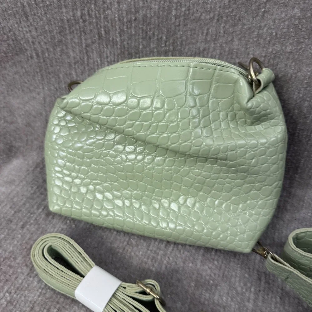 Sage Green Croc Embossed 3 PC Synthetic Purse‎ Set Bucket Bag Crossbody Wallet